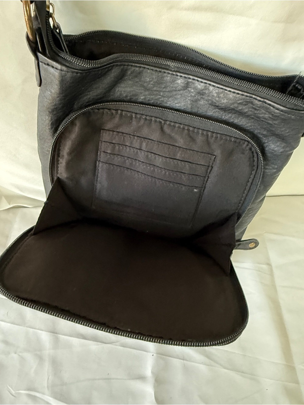 Bueno Crossbody Bag - Picture 6 of 10